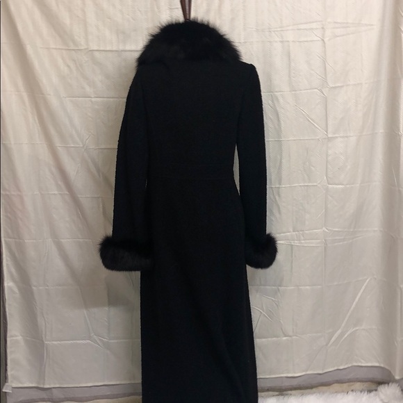 Marvin Richards: Woman’s long fur coat - Picture 2 of 7